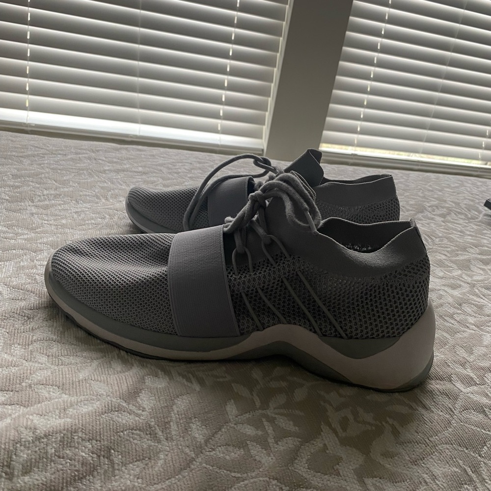 Gray lane Bryant tennis 10w